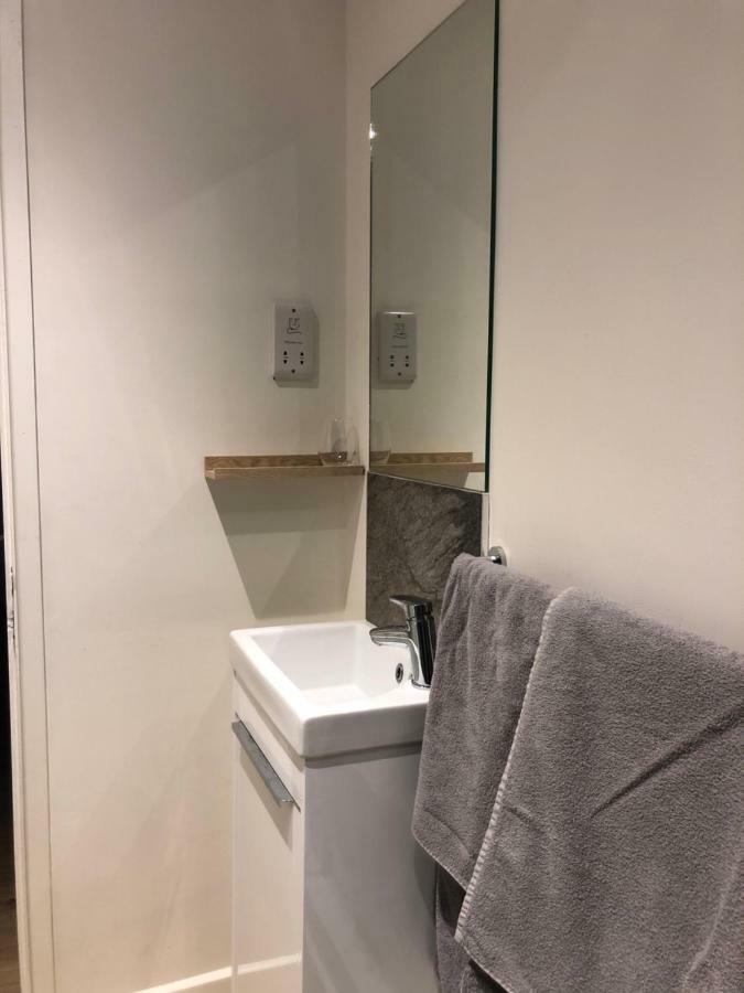 Home-From-Home - Self Catering Garden Apartment, ووتر لوفلي المظهر الخارجي الصورة