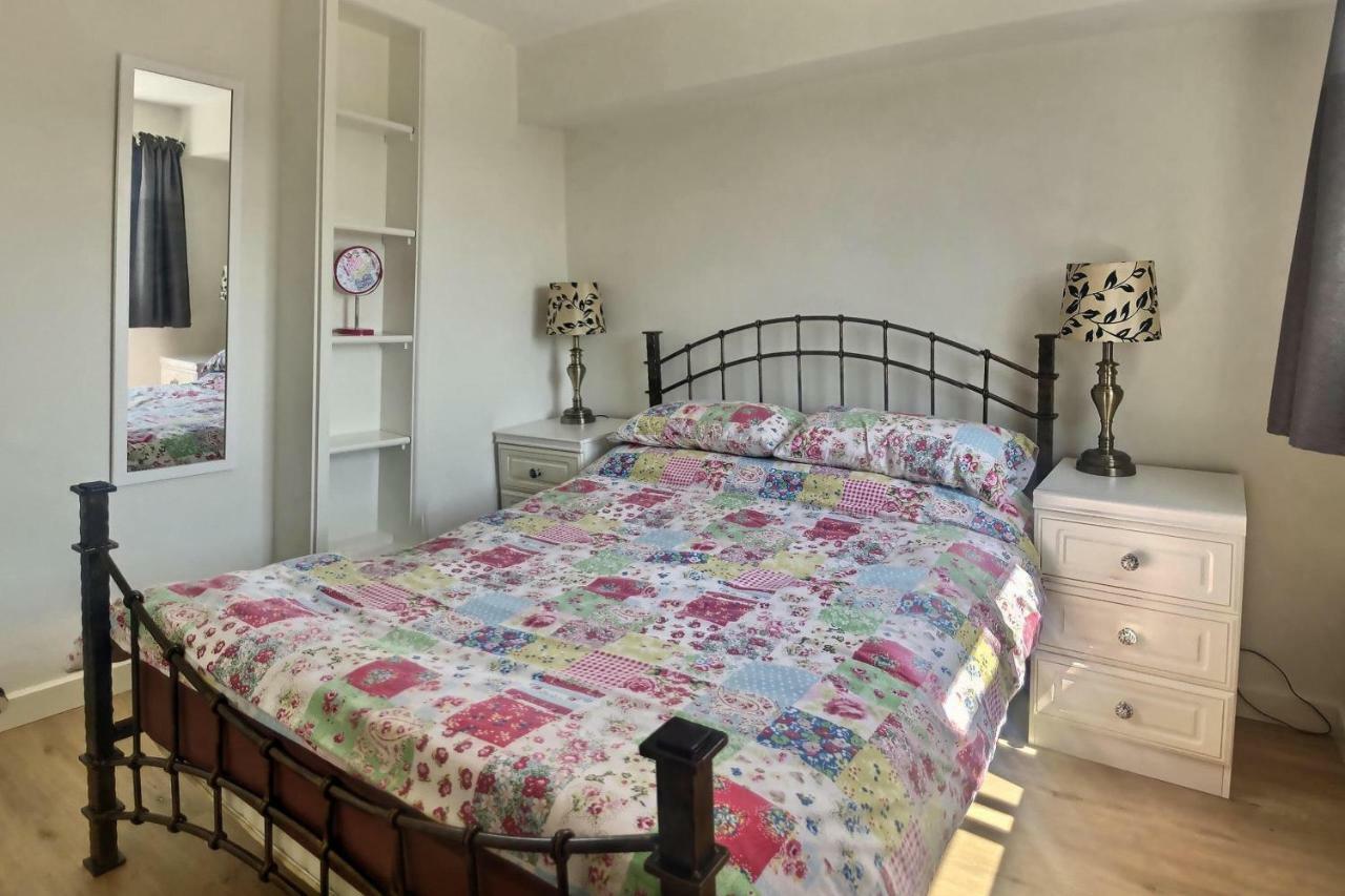Home-From-Home - Self Catering Garden Apartment, ووتر لوفلي المظهر الخارجي الصورة