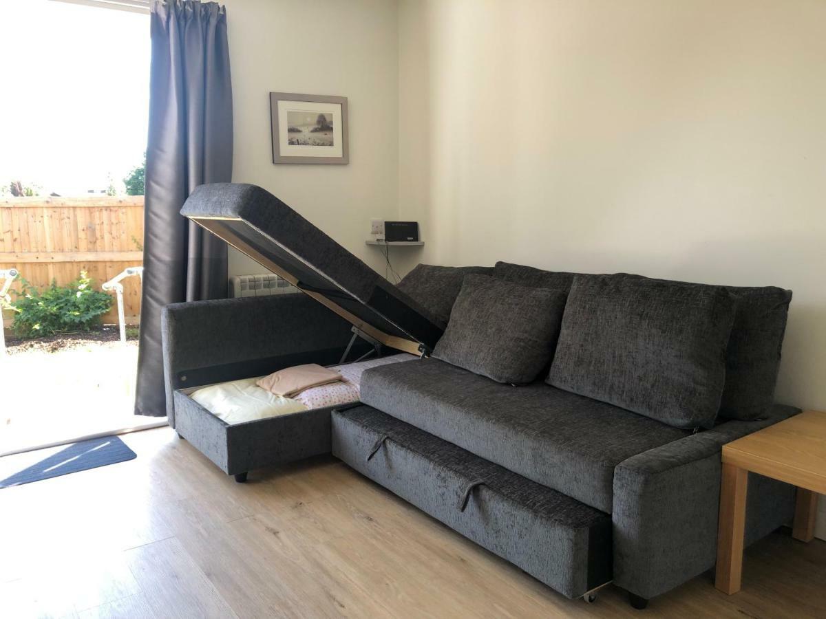 Home-From-Home - Self Catering Garden Apartment, ووتر لوفلي المظهر الخارجي الصورة