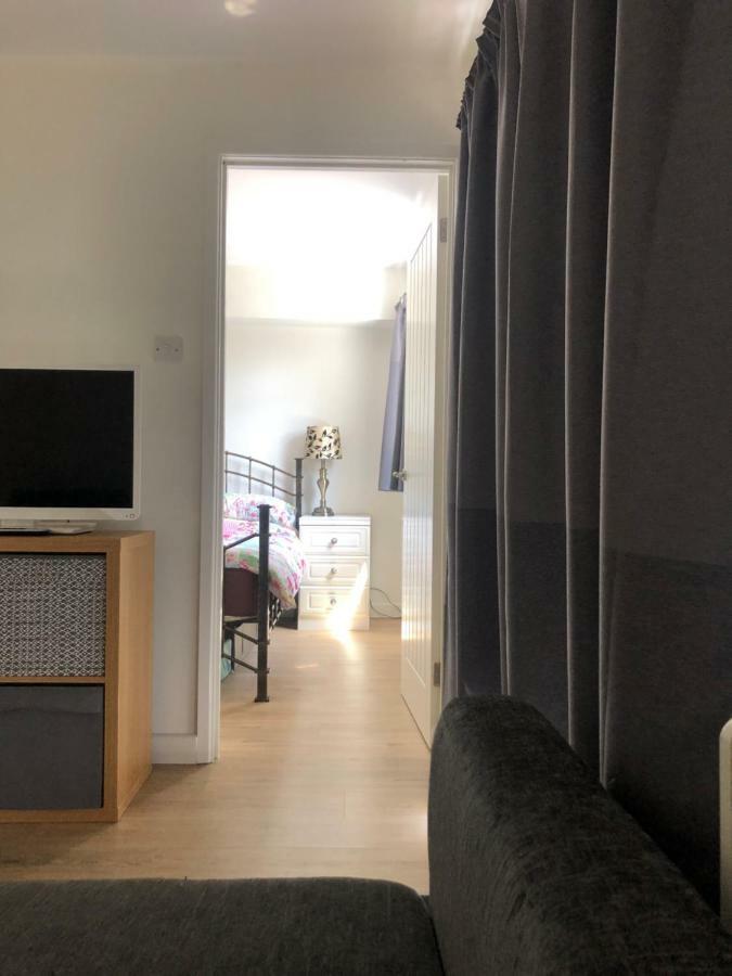 Home-From-Home - Self Catering Garden Apartment, ووتر لوفلي المظهر الخارجي الصورة